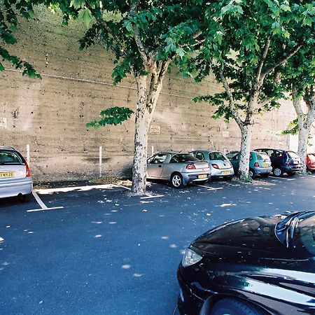 ואלנס Logis Hotel Saint Jacques מראה חיצוני תמונה