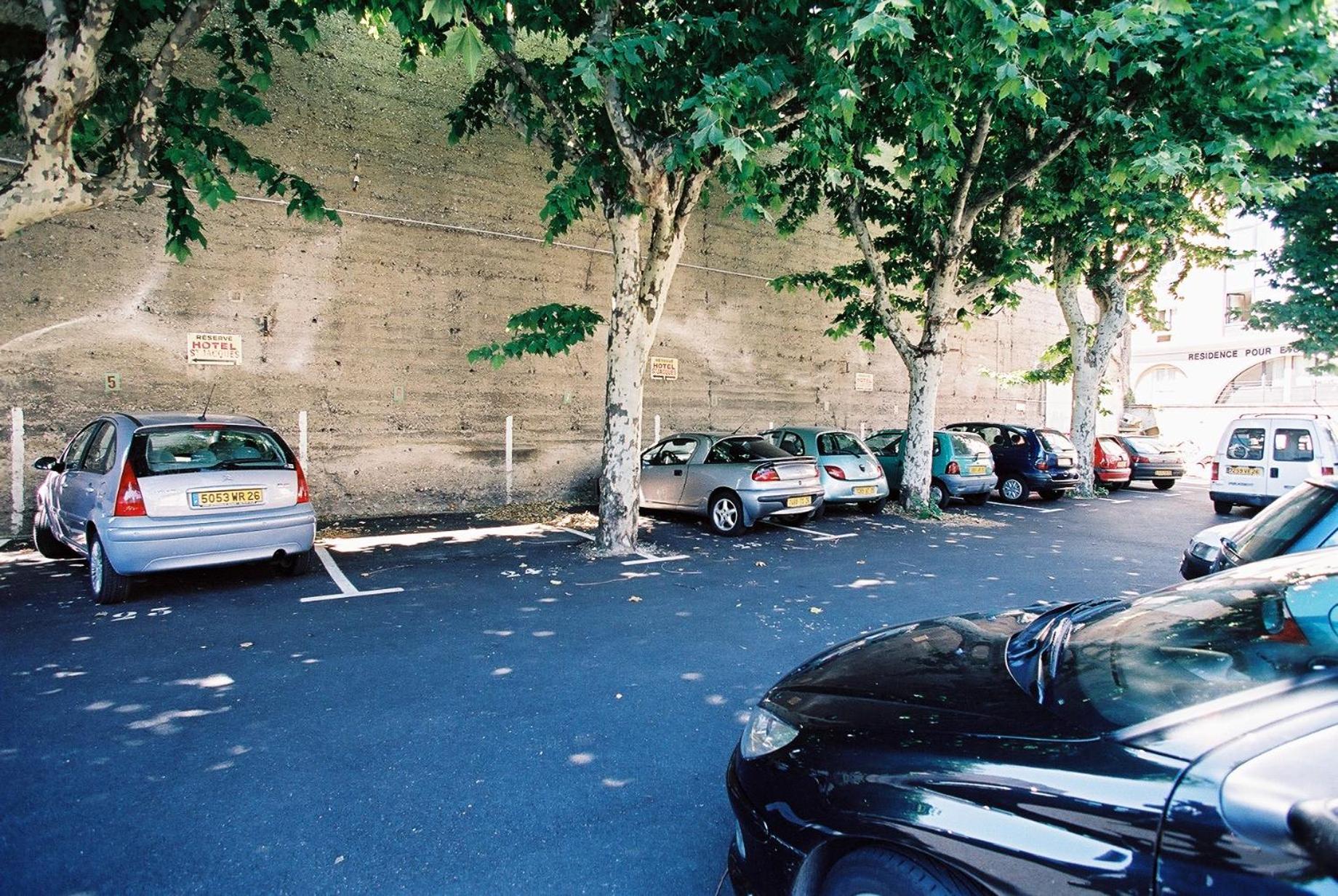ואלנס Logis Hotel Saint Jacques מראה חיצוני תמונה