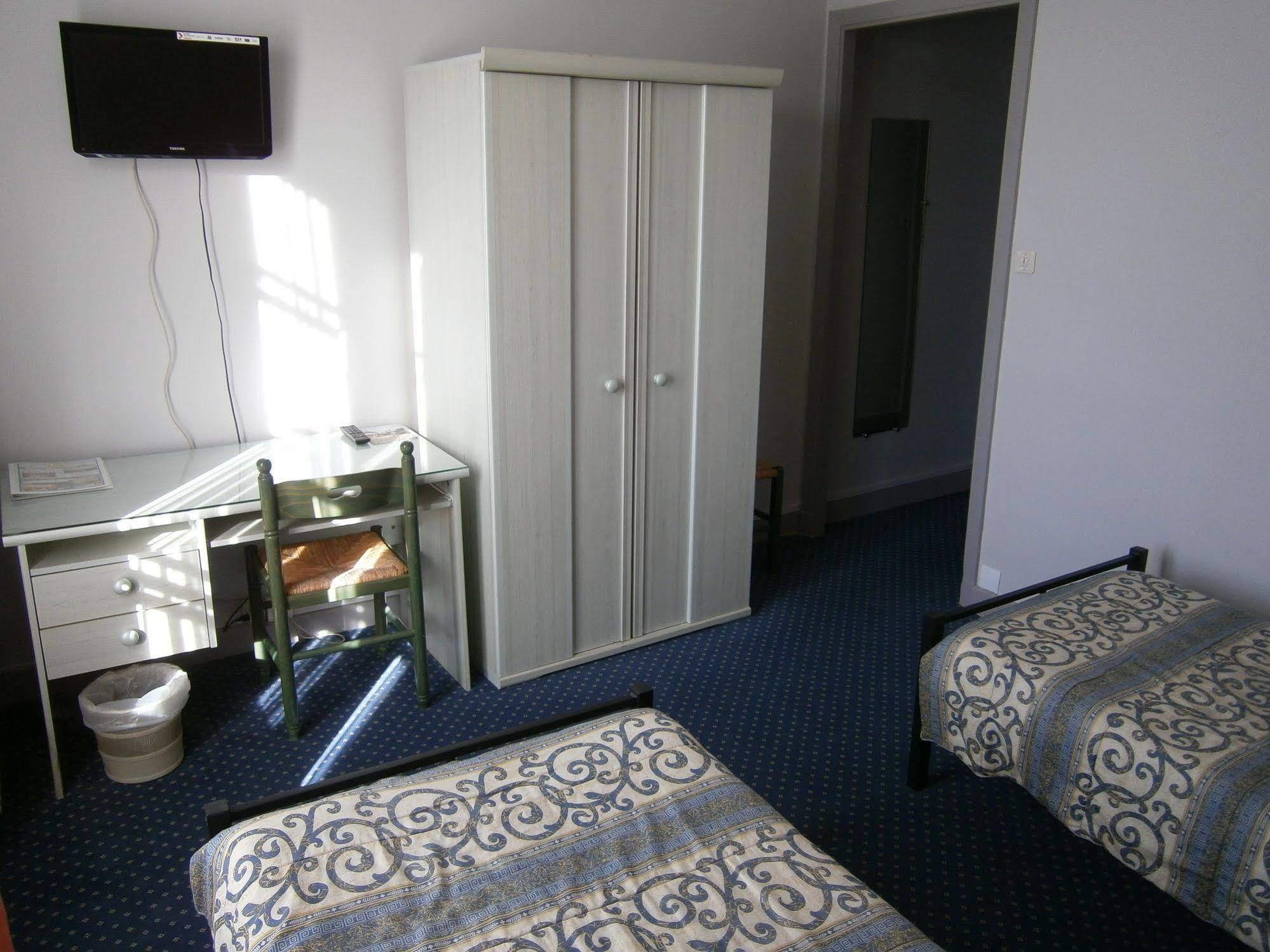 ואלנס Logis Hotel Saint Jacques מראה חיצוני תמונה