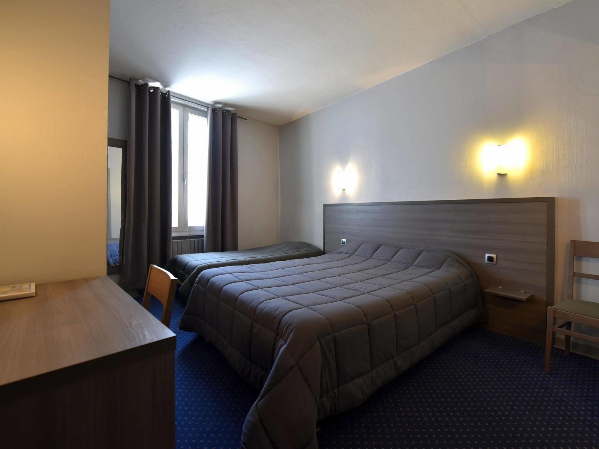 ואלנס Logis Hotel Saint Jacques מראה חיצוני תמונה