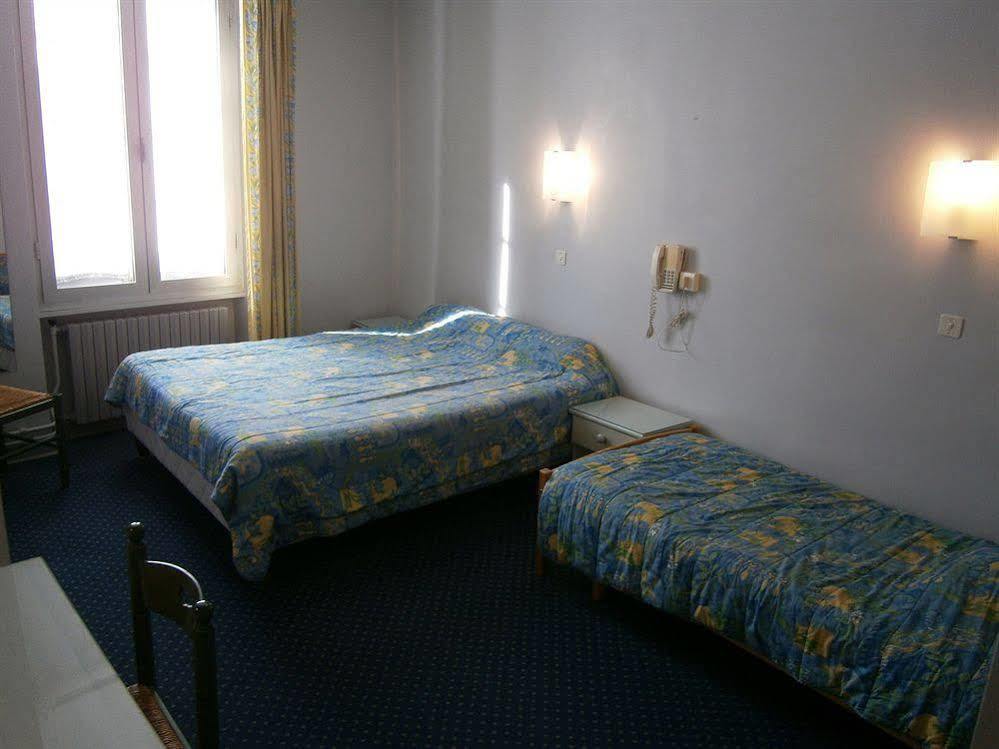 ואלנס Logis Hotel Saint Jacques מראה חיצוני תמונה