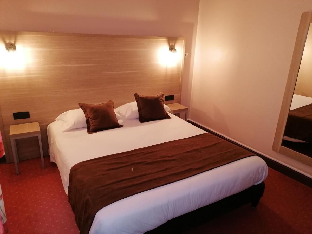 ואלנס Logis Hotel Saint Jacques מראה חיצוני תמונה